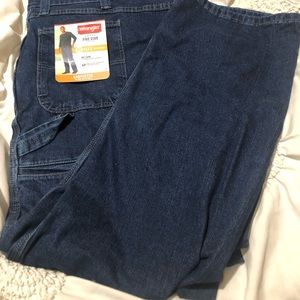 Nwt wrangler jeans in size 44x 32